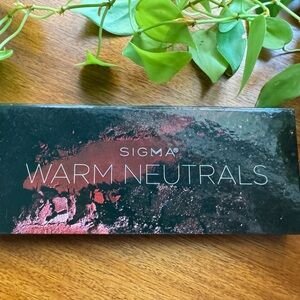 Sigma WARM NEUTRALS eyeshadow palette